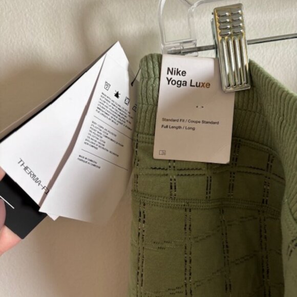 Nike DX6363-386 Women’s 3X Yoga Luxe Therma-FIT Quilted Pants - Picture 7 of 8